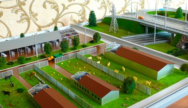 The model of the farm and the layout of the road were ordered in equal sizes